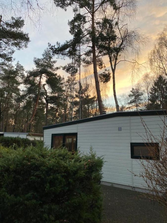 Sfeervolle Chalet Op De Veluwe In Hoenderloo Exterior foto